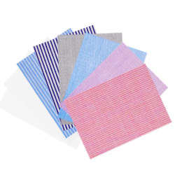 Lassen Sie sich jetzt unsere Stoffmusterkarte mit unseren Baumwoll-Polyester Stoffen für Masshemden kostenlos nach Hause senden.