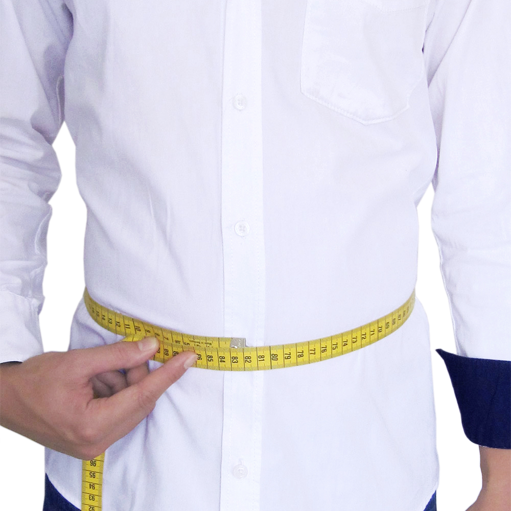 Bauchumfang: Legen Sie das Massband um die weiteste Stelle von Ihrem Bauch und messen Sie so den Umfang. Atmen Sie dabei normal (Bauch nicht einziehen) und stehen Sie in normaler Haltung. Legen Sie das Massband möglichst gerade und stramm (ohne fest zu ziehen) um Ihren Bauch.
